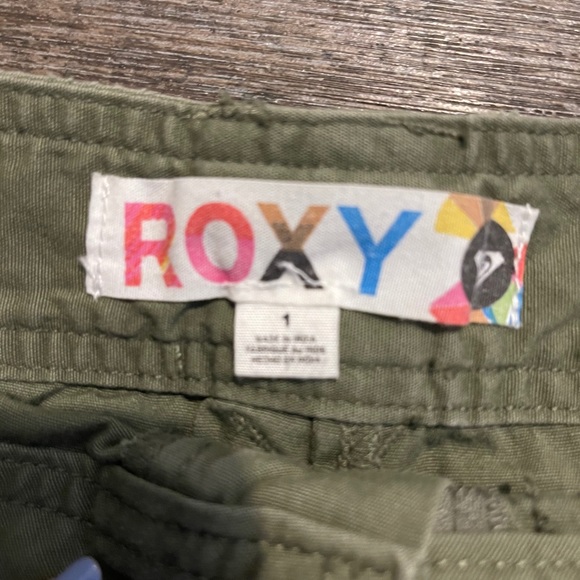 Roxy shorts - Picture 2 of 3